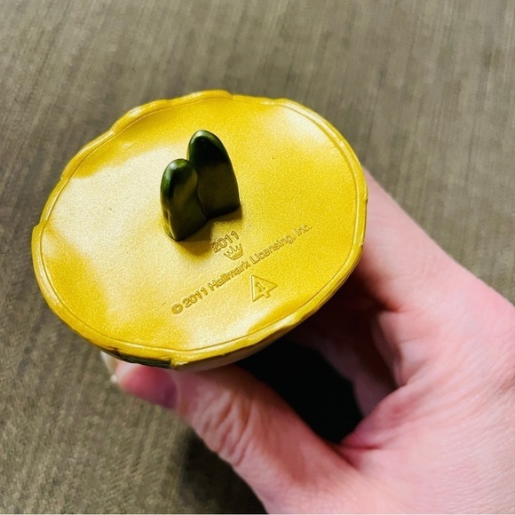 2011 Hallmark Keepsake Christmas Tree Ornament Ireland Angels Around the World - Picture 6 of 7